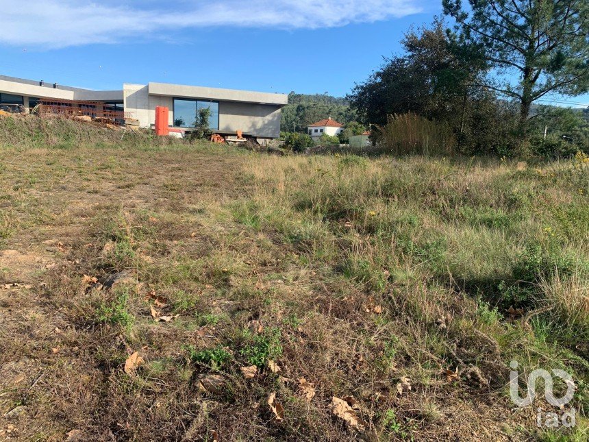 Land in Mujães of 649 m²