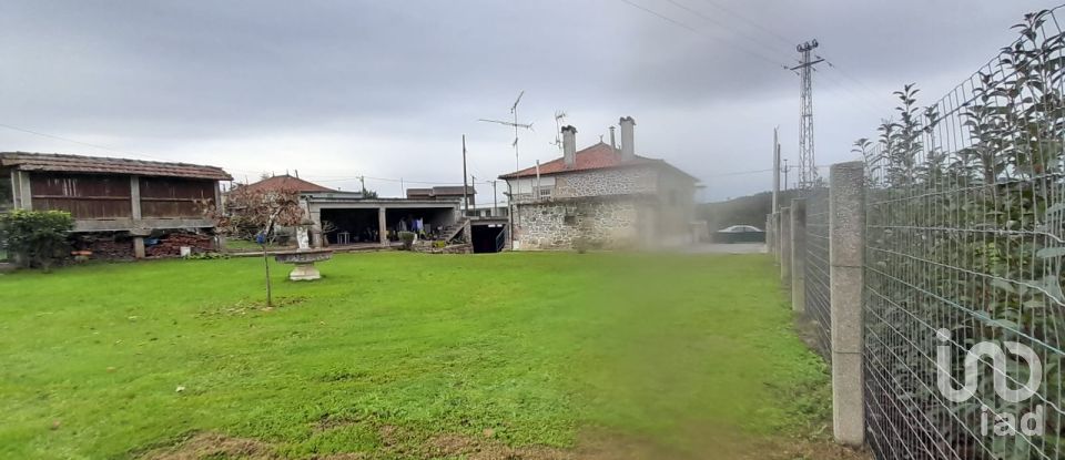 House T3 in Alheira E Igreja Nova of 386 m²