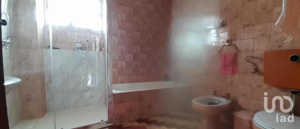 House T3 in Alheira E Igreja Nova of 386 m²