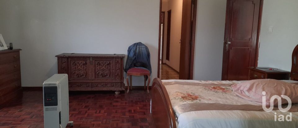 House T3 in Alheira E Igreja Nova of 386 m²