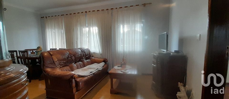 House T3 in Alheira E Igreja Nova of 386 m²