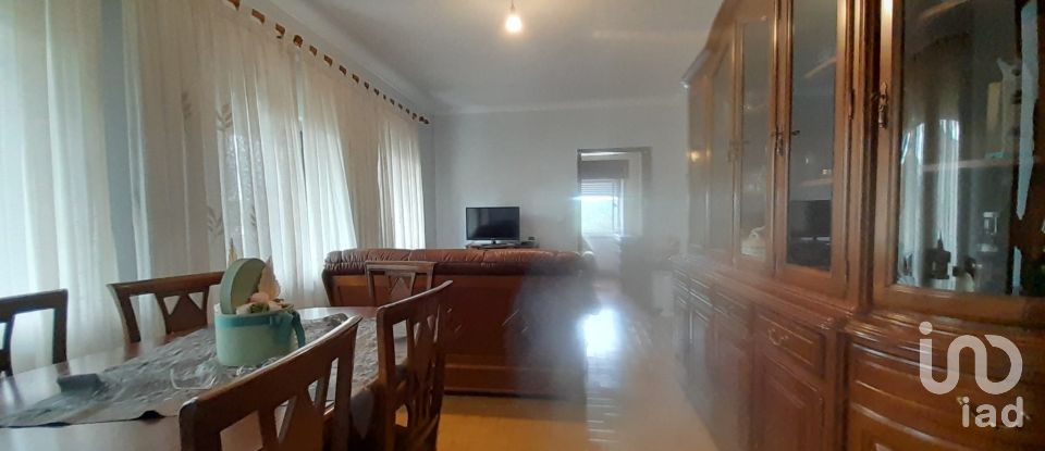 House T3 in Alheira E Igreja Nova of 386 m²