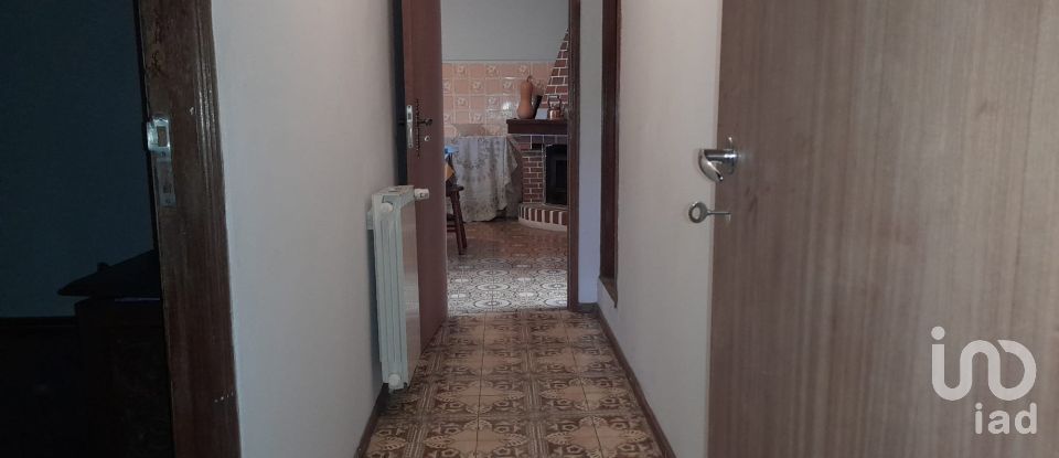 House T3 in Alheira E Igreja Nova of 386 m²