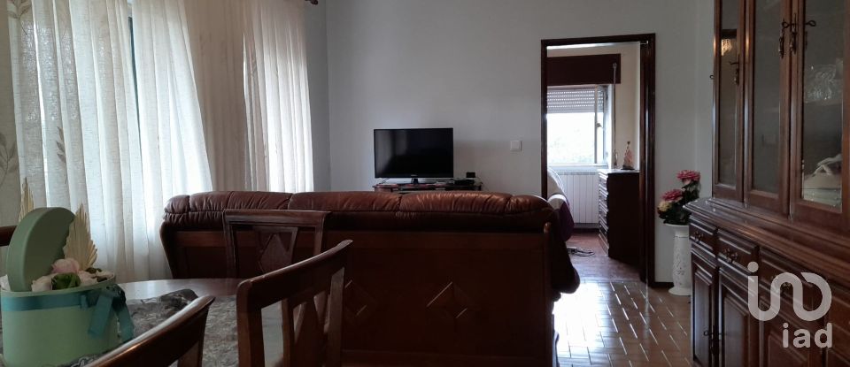 House T3 in Alheira E Igreja Nova of 386 m²