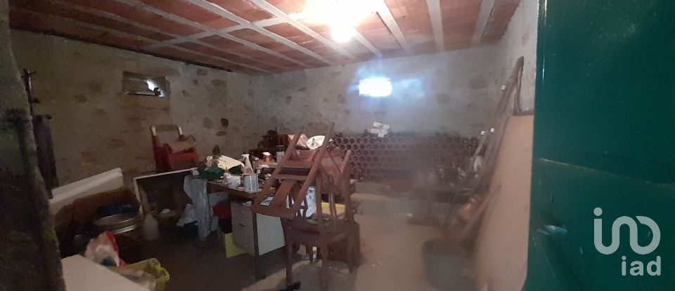 House T3 in Alheira E Igreja Nova of 386 m²