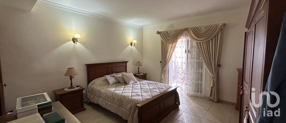 Maison T4 à Tavira (Santa Maria e Santiago) de 193 m²