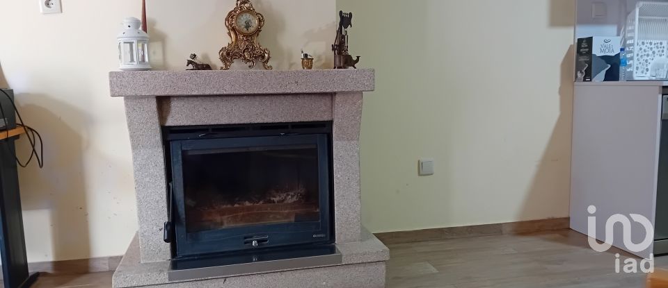 Moradia T3 em Mogadouro, Valverde, Vale de Porco e Vilar de Rei de 324 m²