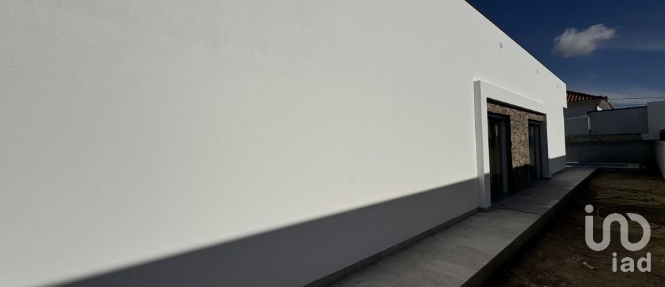 House T3 in Fernão Ferro of 135 m²