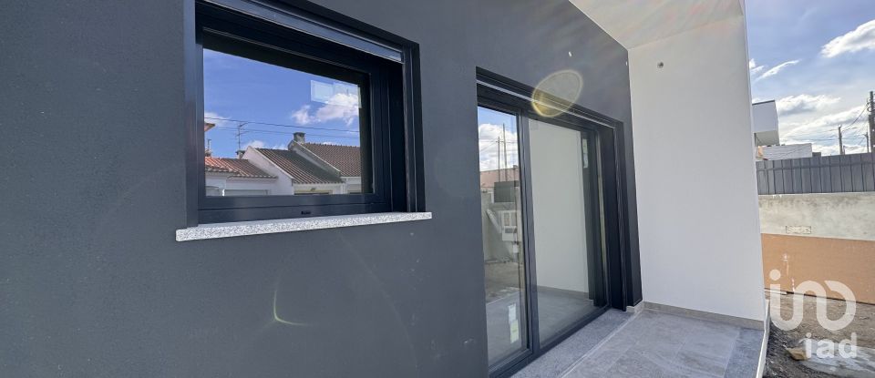 House T3 in Fernão Ferro of 135 m²