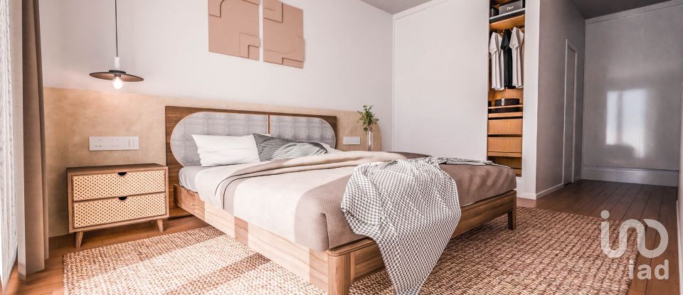 House T3 in Caniço of 221 m²