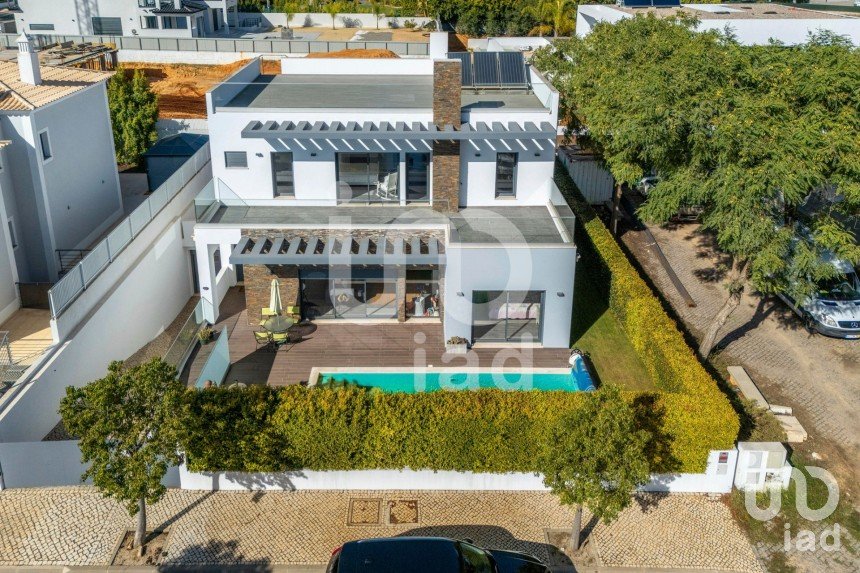 Maison T3 à Quarteira de 442 m²