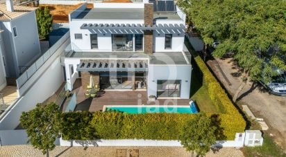 Maison T3 à Quarteira de 442 m²