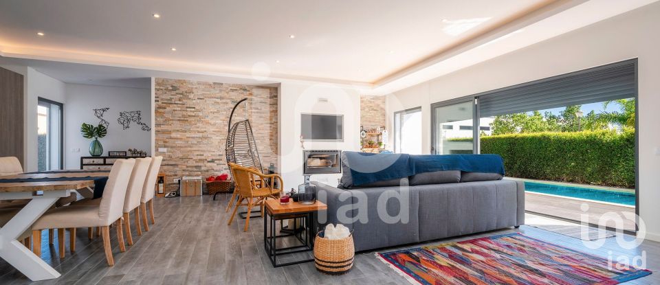 Maison T3 à Quarteira de 442 m²