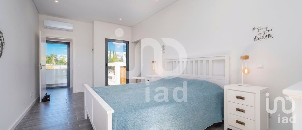 Maison T3 à Quarteira de 442 m²