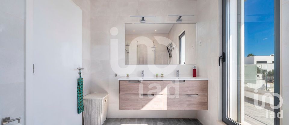 Maison T3 à Quarteira de 442 m²