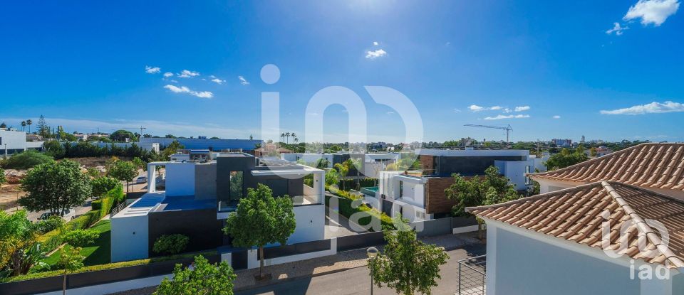 Maison T3 à Quarteira de 442 m²