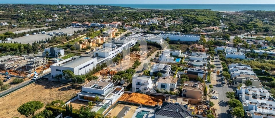 Maison T3 à Quarteira de 442 m²