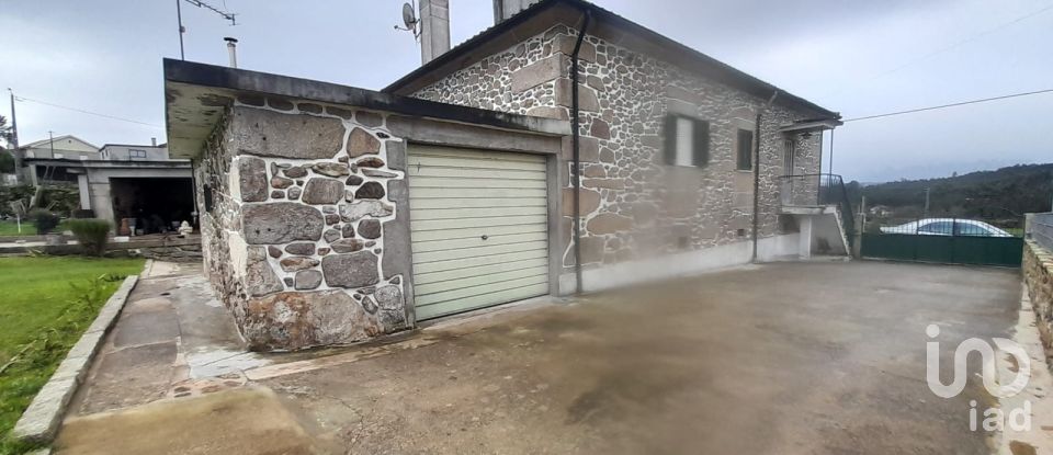 House T3 in Alheira E Igreja Nova of 386 m²