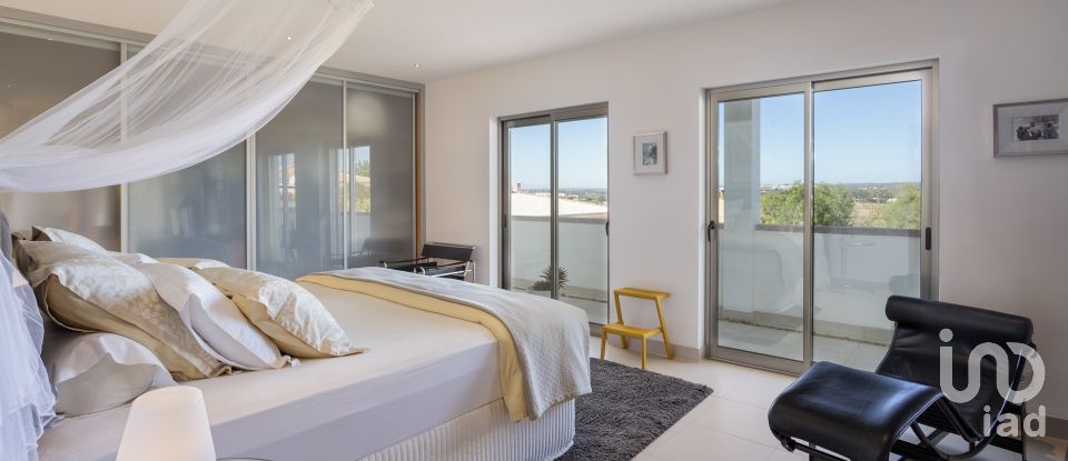 Moradia T5 em Alvor de 408 m²