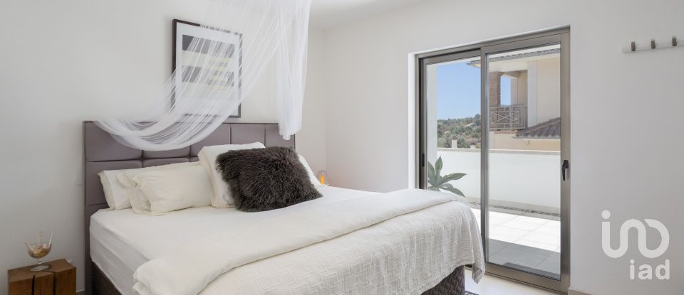 Moradia T5 em Alvor de 408 m²