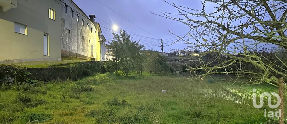 Terreno urbano em Britiande de 1 444 m²