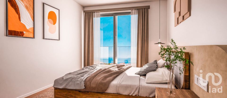 House T3 in Caniço of 223 m²