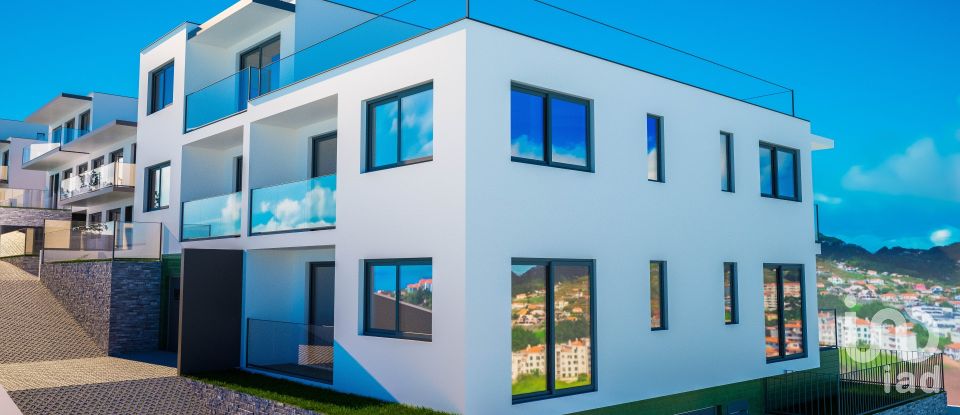 House T3 in Caniço of 223 m²