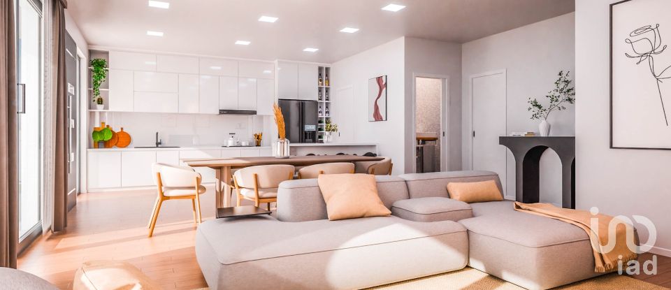 House T3 in Caniço of 223 m²