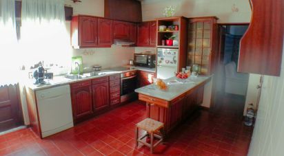 Maison T6 à Atouguia da Baleia de 230 m²