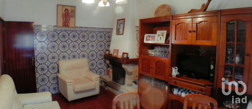 Moradia T6 em Atouguia da Baleia de 230 m²