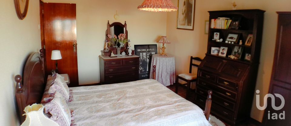 Moradia T6 em Atouguia da Baleia de 230 m²