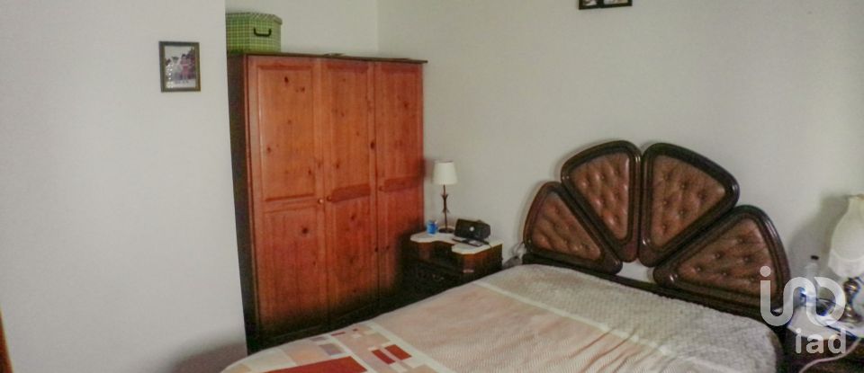 Moradia T6 em Atouguia da Baleia de 230 m²