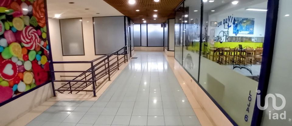 Boutique/Local commercial à Espinho de 101 m²