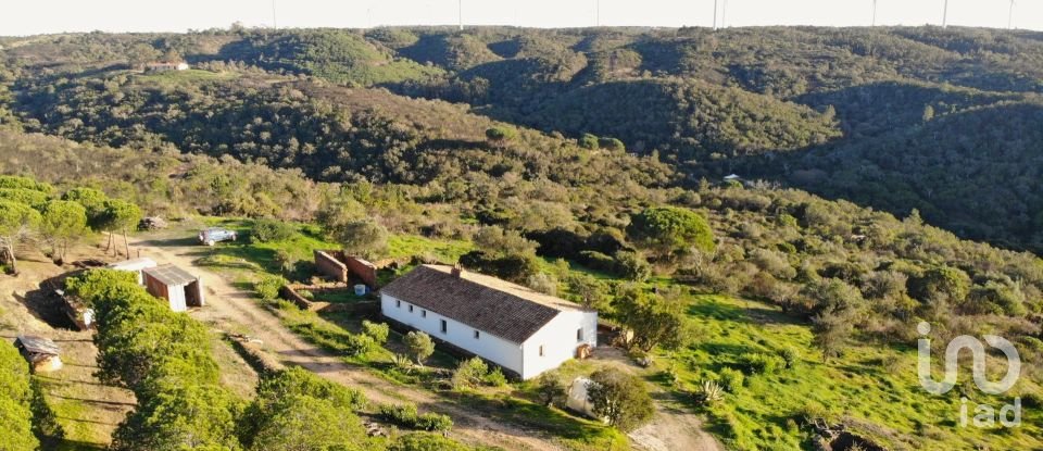 Quinta T3 em Bensafrim e Barão de São João de 137 m²