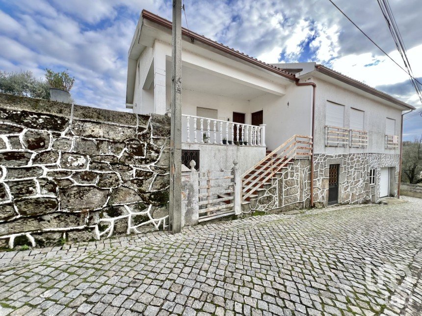 Maison traditionnelle T2 à Abrunhosa-a-Velha de 263 m²