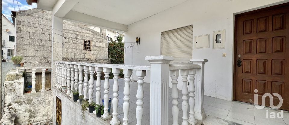 Maison traditionnelle T2 à Abrunhosa-a-Velha de 263 m²
