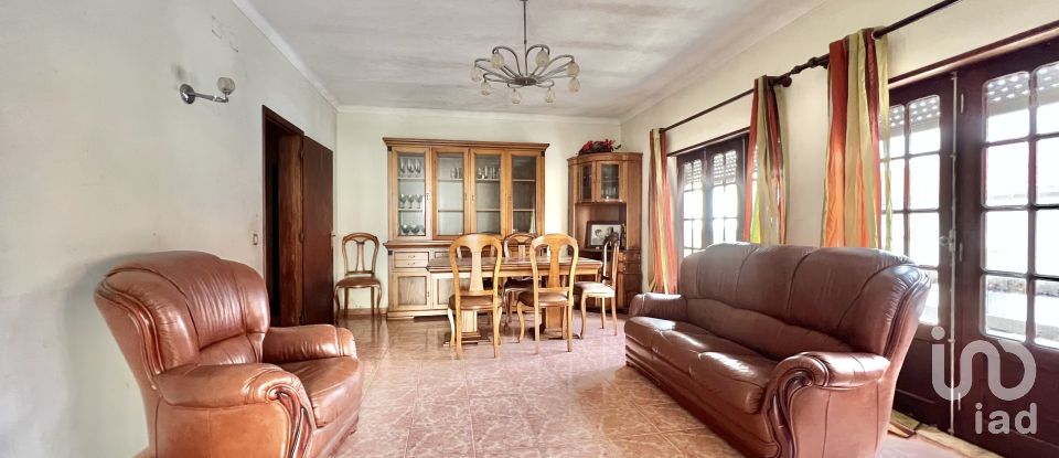 Maison traditionnelle T2 à Abrunhosa-a-Velha de 263 m²