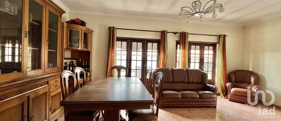 Maison traditionnelle T2 à Abrunhosa-a-Velha de 263 m²