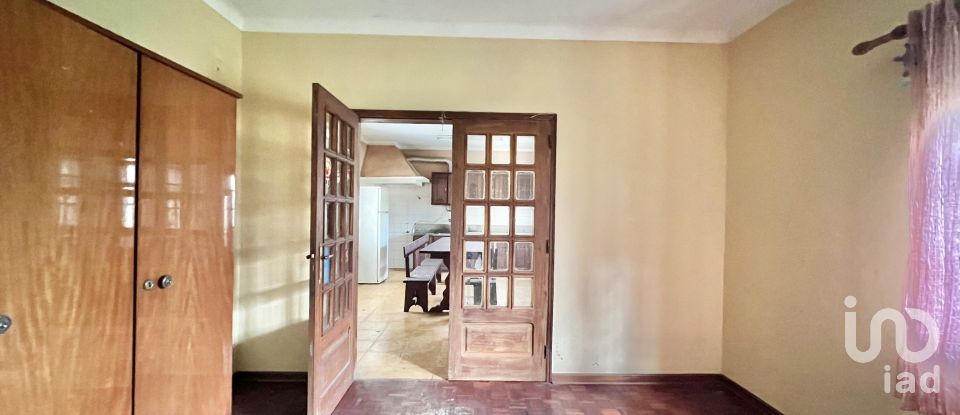 Maison traditionnelle T2 à Abrunhosa-a-Velha de 263 m²