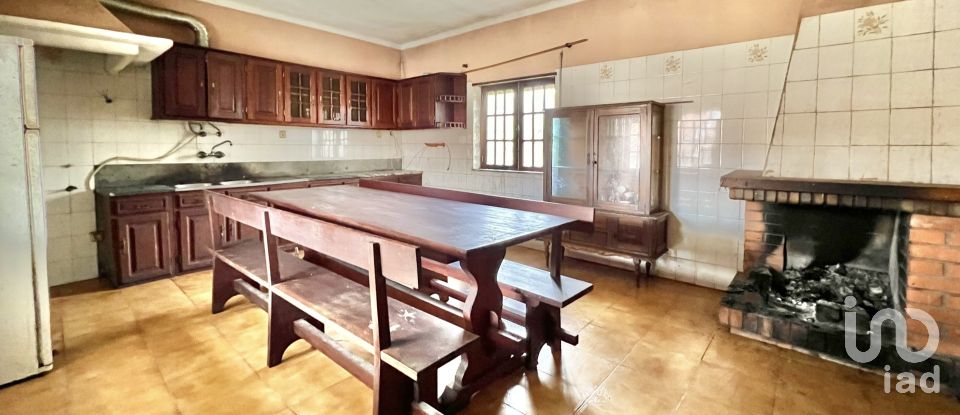 Maison traditionnelle T2 à Abrunhosa-a-Velha de 263 m²