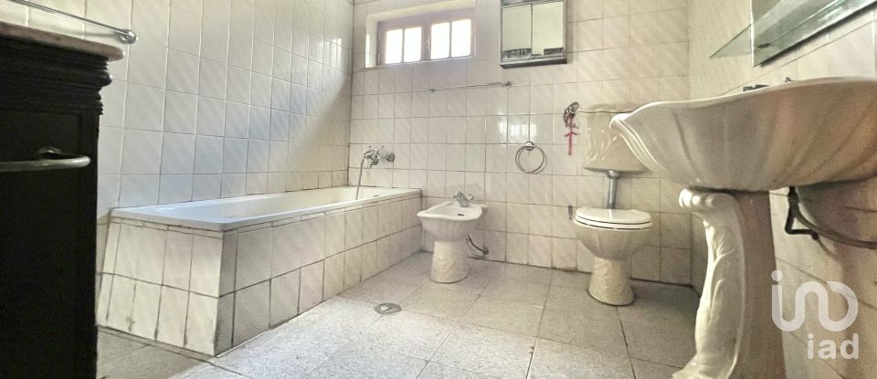 Maison traditionnelle T2 à Abrunhosa-a-Velha de 263 m²