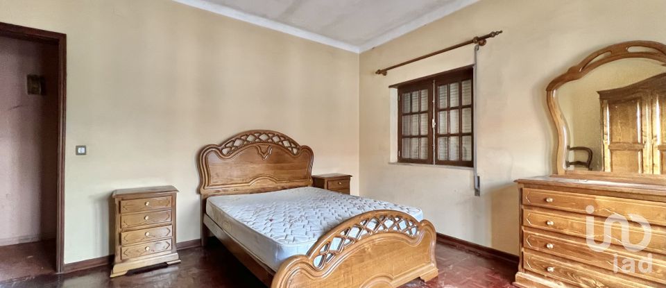 Maison traditionnelle T2 à Abrunhosa-a-Velha de 263 m²