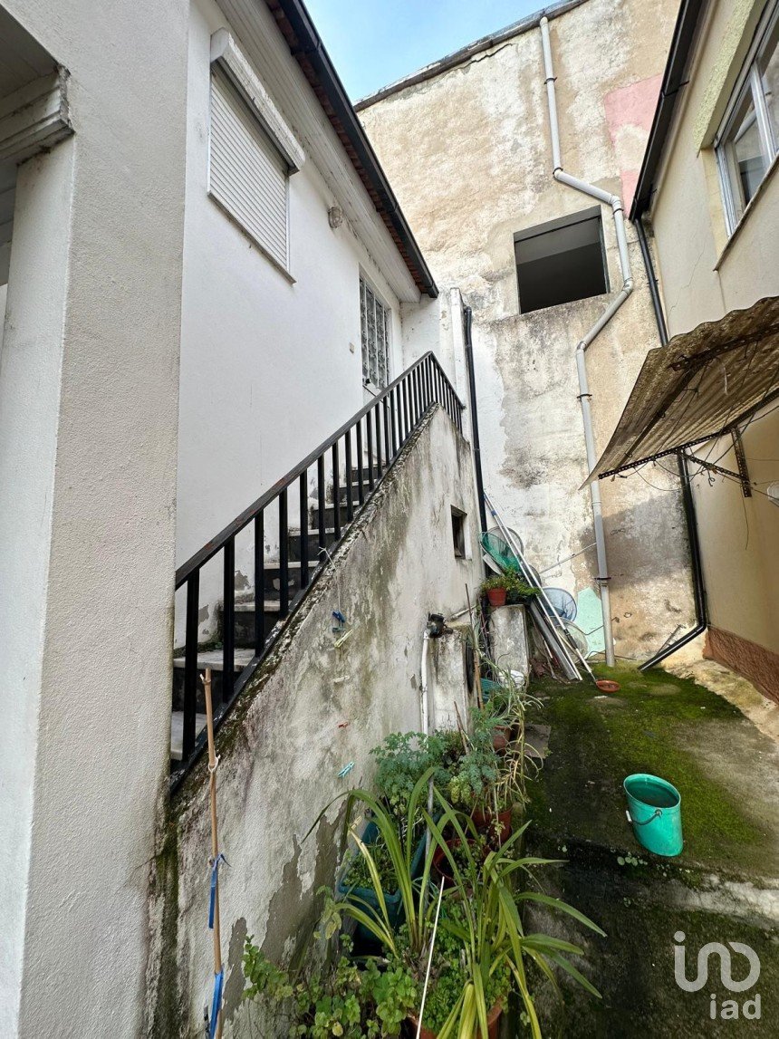 Casa T2 em Peso da Régua e Godim de 142 m²