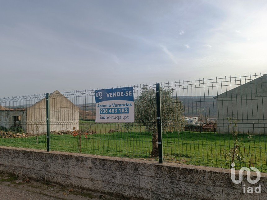 Terreno urbano em Mogadouro, Valverde, Vale de Porco e Vilar de Rei de 750 m²
