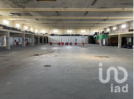 Shop / premises commercial in Queluz e Belas of 8,800 m²