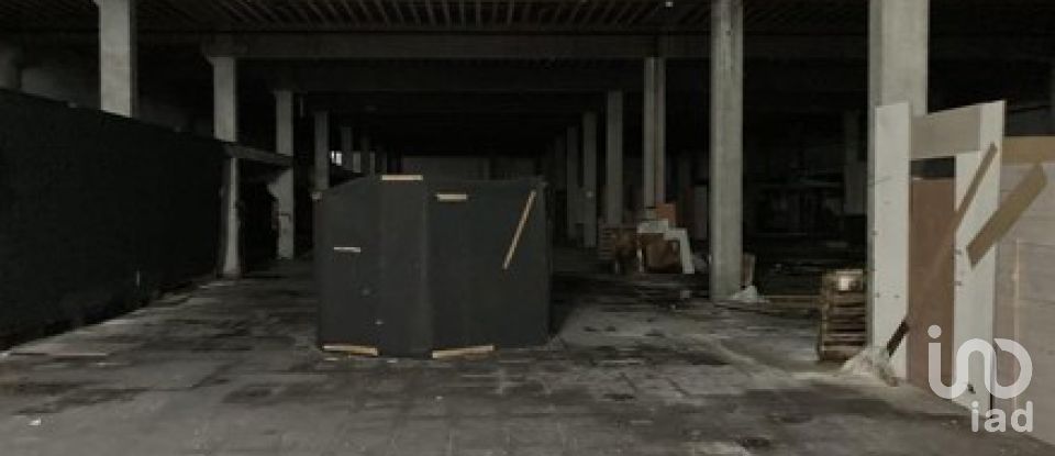 Shop / premises commercial in Queluz e Belas of 8,800 m²