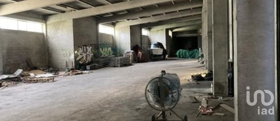 Shop / premises commercial in Queluz e Belas of 8,800 m²