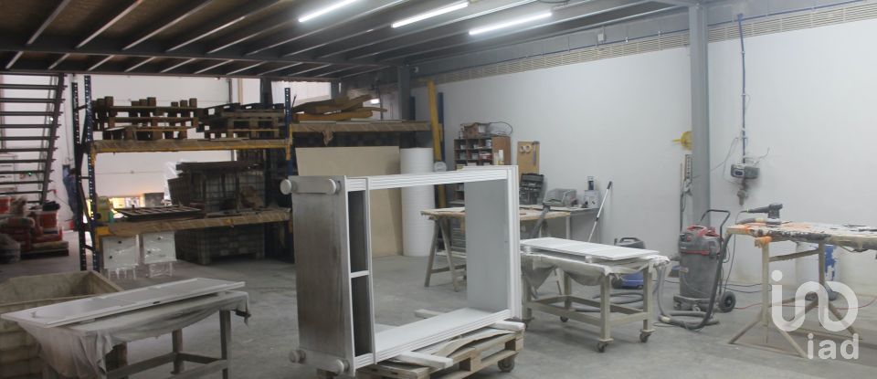 Boutique/Local commercial à Fonte Boa e Rio Tinto de 292 m²