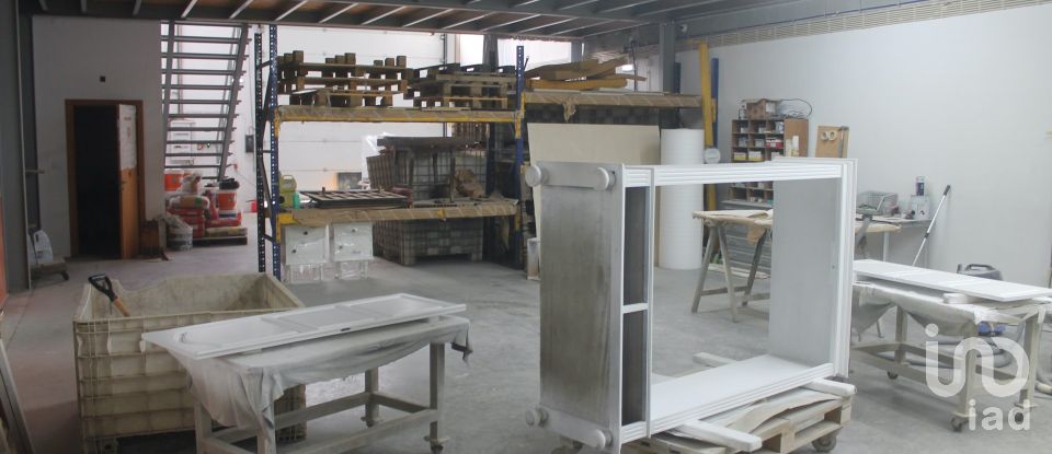 Boutique/Local commercial à Fonte Boa e Rio Tinto de 292 m²