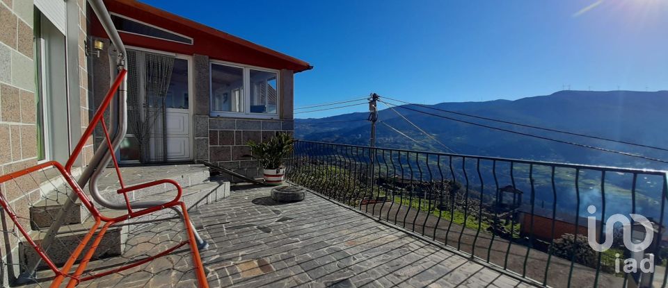 House T4 in Cousso of 160 m²